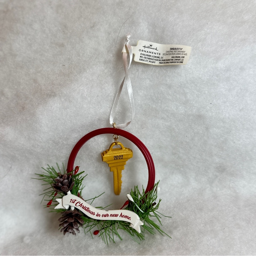 Hallmark 1st Christmas in NEW HOME KEY 2022 Dated Christmas Tree Ornament Decor - Picture 3 of 4